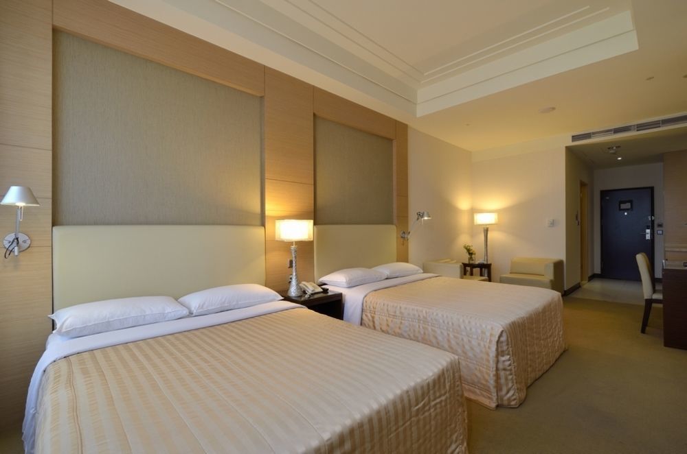 Ever Delightful Business Hotel Цзяи Экстерьер фото