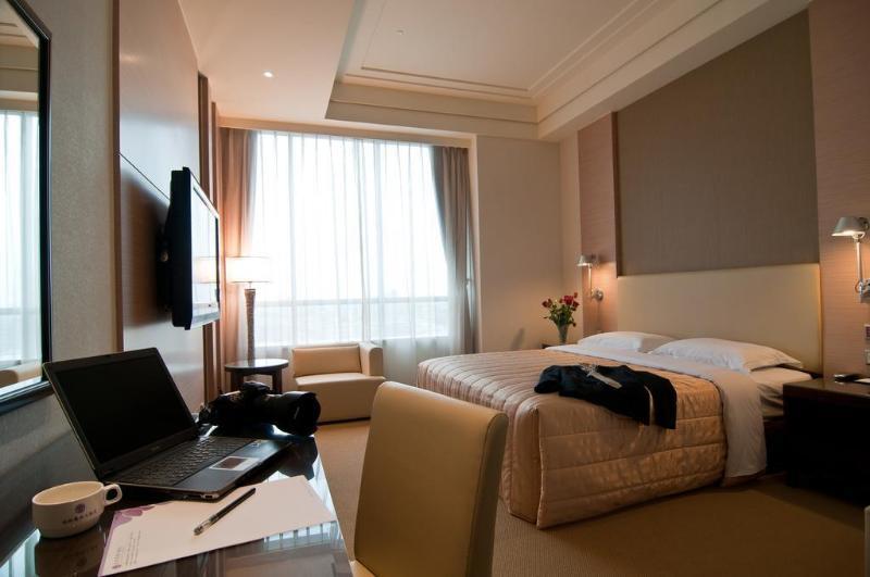 Ever Delightful Business Hotel Цзяи Экстерьер фото