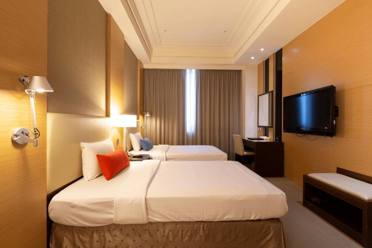 Ever Delightful Business Hotel Цзяи Экстерьер фото