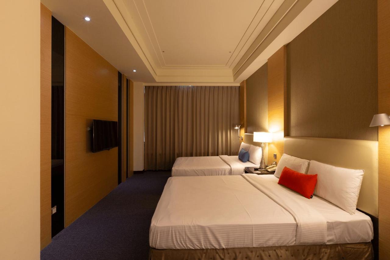 Ever Delightful Business Hotel Цзяи Экстерьер фото