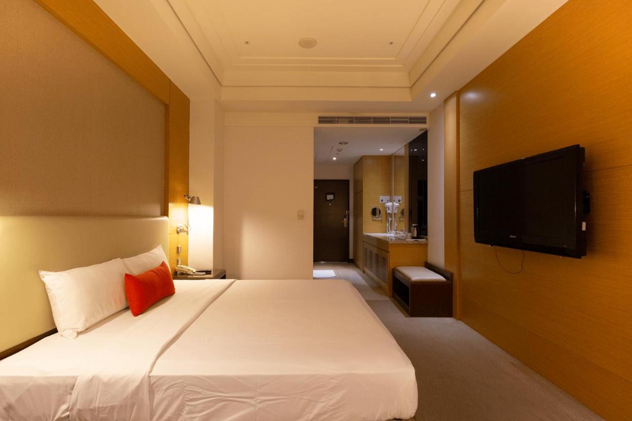 Ever Delightful Business Hotel Цзяи Экстерьер фото