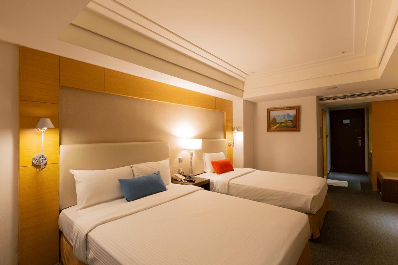 Ever Delightful Business Hotel Цзяи Экстерьер фото