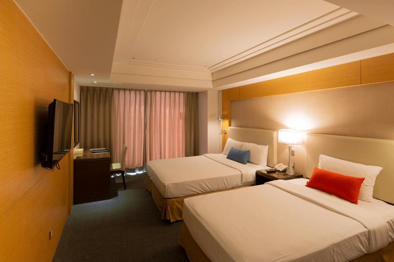 Ever Delightful Business Hotel Цзяи Экстерьер фото