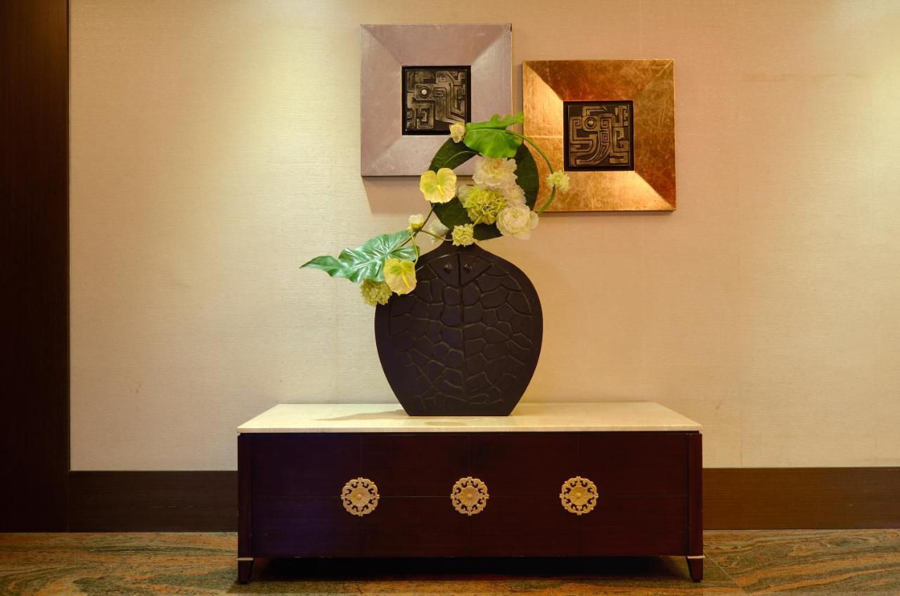 Ever Delightful Business Hotel Цзяи Экстерьер фото